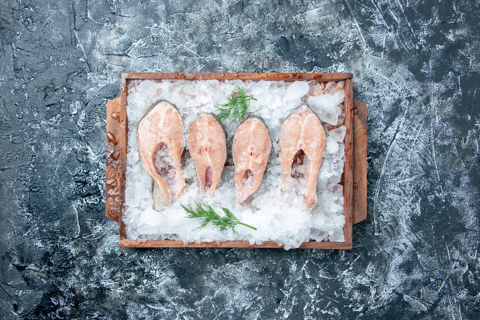 Glaseado del pescado congelado